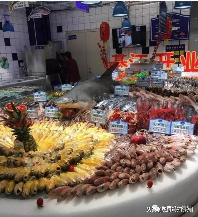 大潤發西部店水產與干貨區農產品陳列布局探究